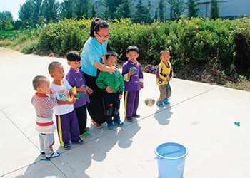 明珠國學(xué) 甜美童年 幼兒園游戲